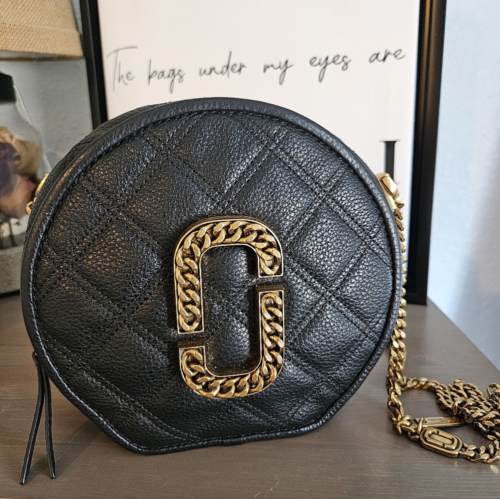 Marc Jacobs The Status Round Crossbody